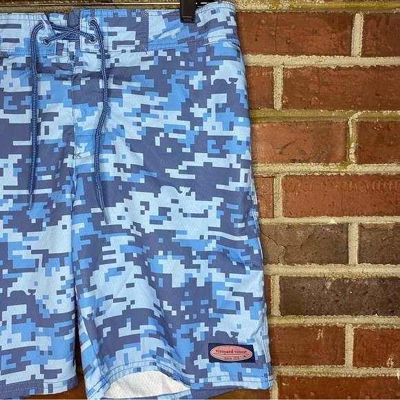 Vineyard Vines Men’s Digi Camo Whale Board Shorts Blue Size 30 - Picture 4 of 10